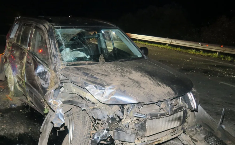 Muž v Toyotě řídil opilý a boural. Policie navíc zjistila, že mu teprve pár dní platí zákaz řízení