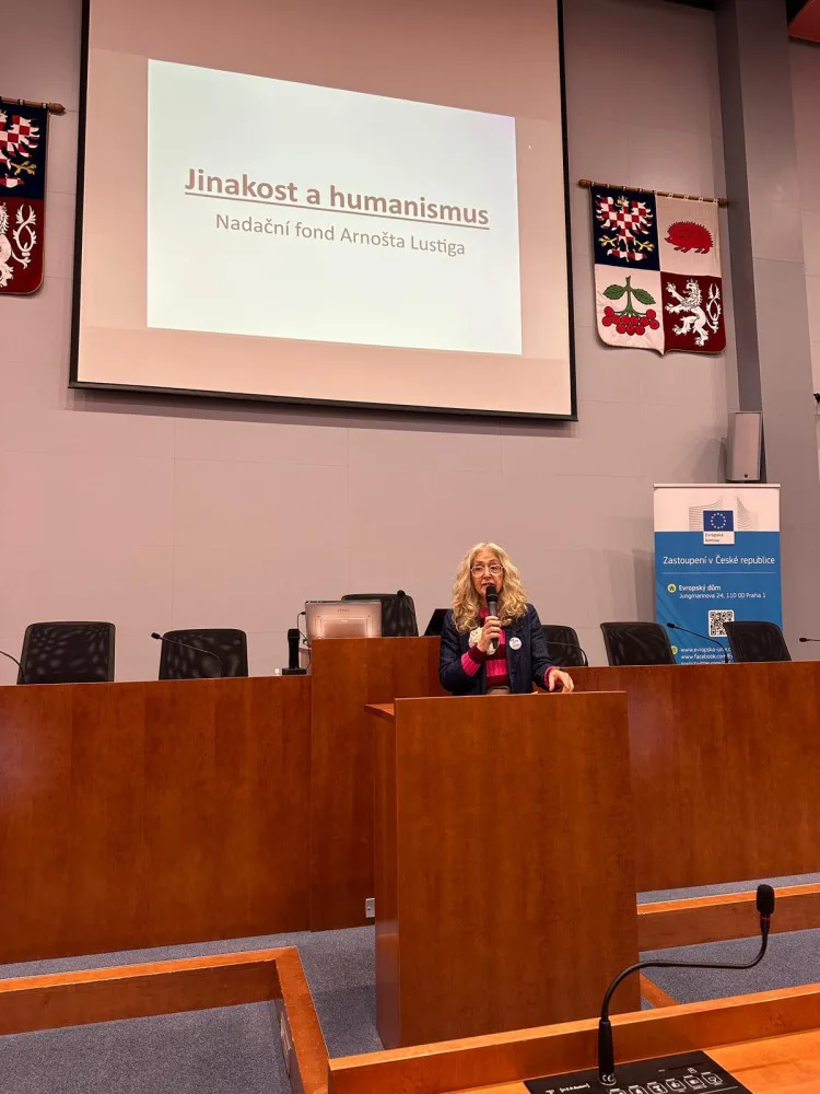 Studenti v Jihlavě diskutovali o jinakosti, LGBT, dezinformacích nebo i umělé inteligenci