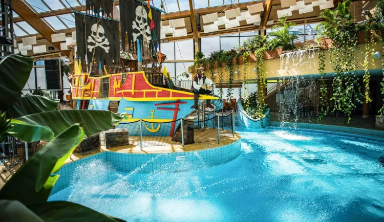 Nejlepší vánoční dárky jsou zážitkové poukazy do Aquapalace Praha