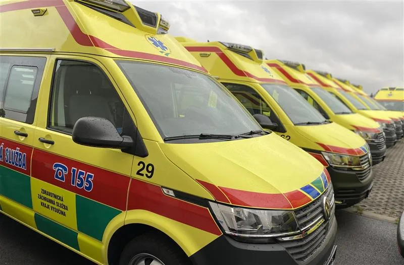 Krajská záchranka pořídila osm nových nejmodernějších sanitek, stály přes 26 milionů korun