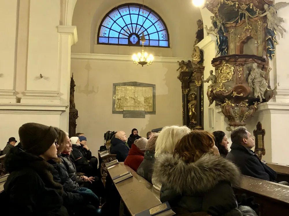 VIDEO: Po roce o půl opět přístupný veřejnosti. Opravený kostel sv. Ignáce se chlubí novou fasádou, nabídne bohatý kulturní program