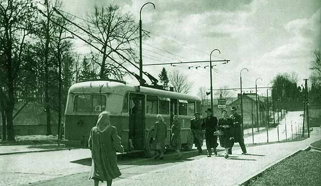 Trolejbus Škoda 7Tr u Domu zdraví