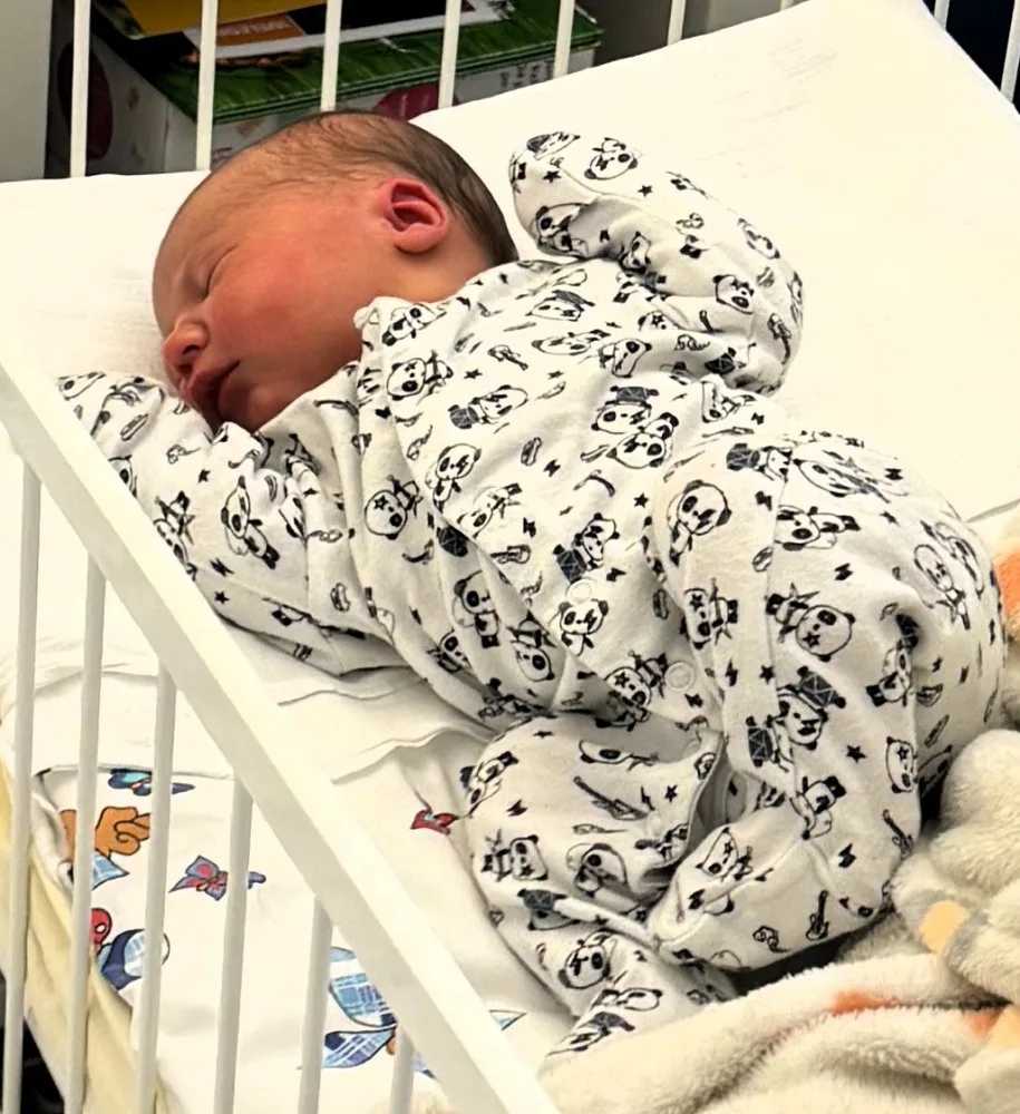 Na prvního letošního občánka Vysočiny Makara doma čeká devítiletá sestra. Dnes ho přišel pozdravit hejtman
