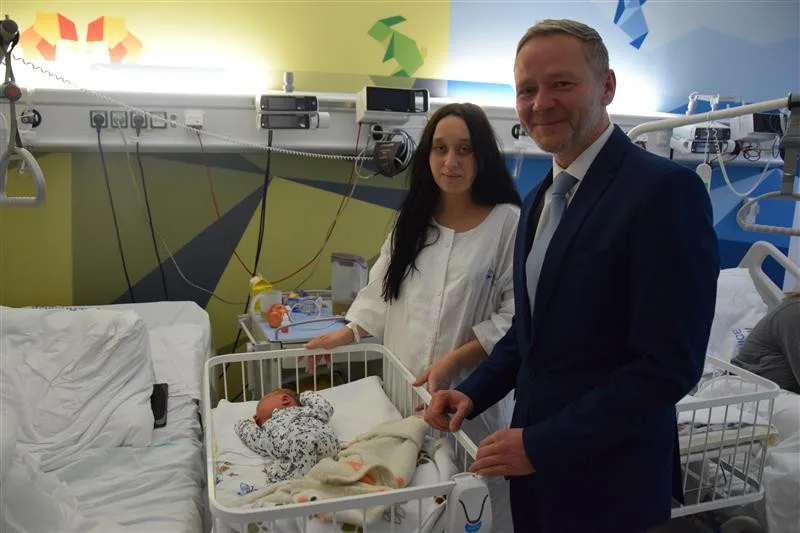 Na prvního letošního občánka Vysočiny Makara doma čeká devítiletá sestra. Dnes ho přišel pozdravit hejtman