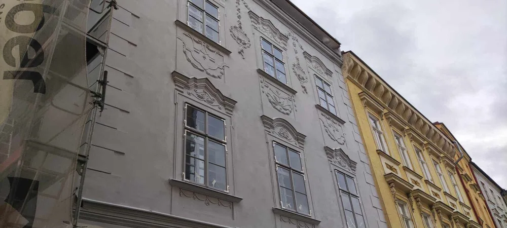 Sály pro veřejnost, centrum dokumentů, v nové přístavbě čajovna. Oprava domu na náměstí jde do finále
