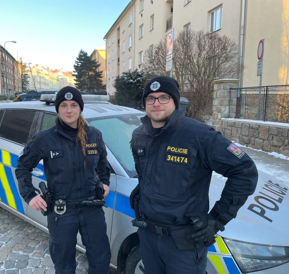 Policistka Kristýna Tománková a policista Patrik Švácha