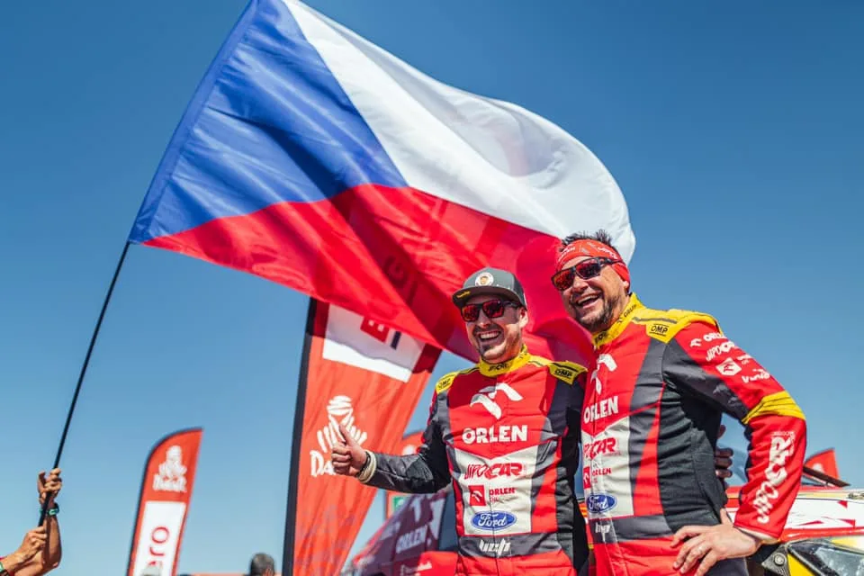 Martin Prokop se spolujezdcem Viktorem Chytkou v cíli Rally Dakar 2024. Foto: se souhlasem Martina Prokopa