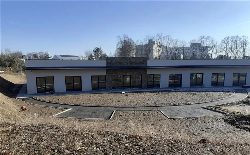 První lůžkový hospic už se rýsuje, začne se zařizovat nábytkem. Poskytne i dvě lůžka pro děti