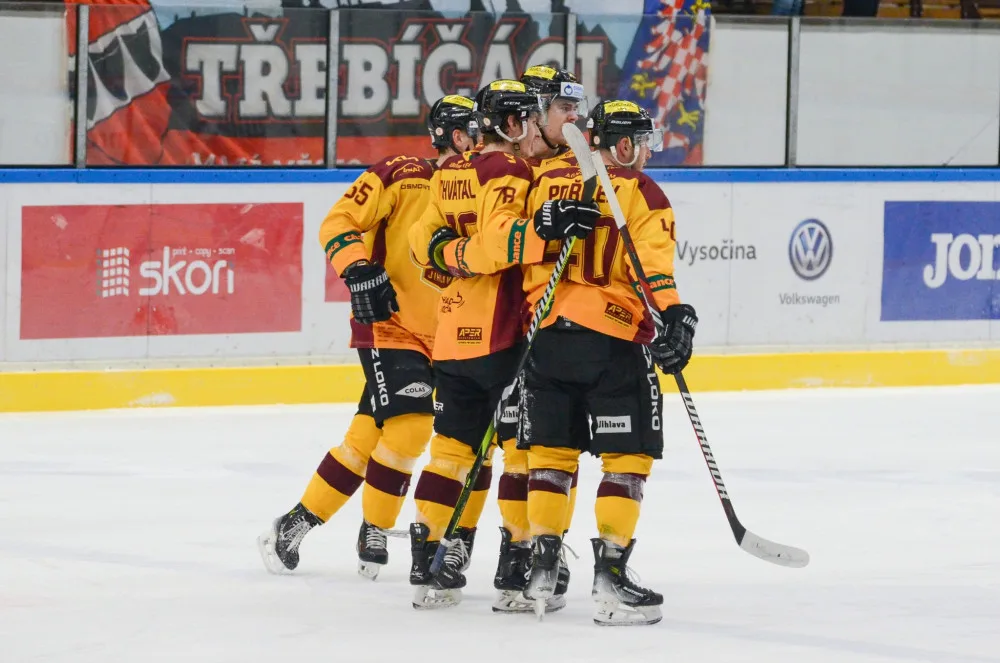 Hokejisté Dukly v derby porazili Znojmo 4:2