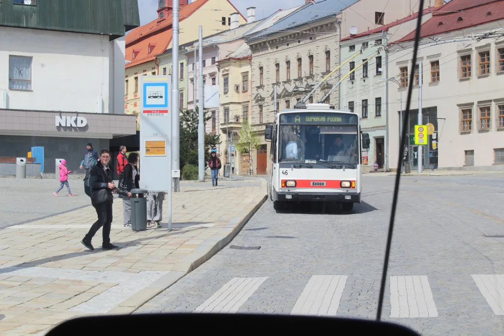 V Jihlavě jezdí už 25 let bezbariérové trolejbusy. V neděli to oslavili tematickými retrojízdami