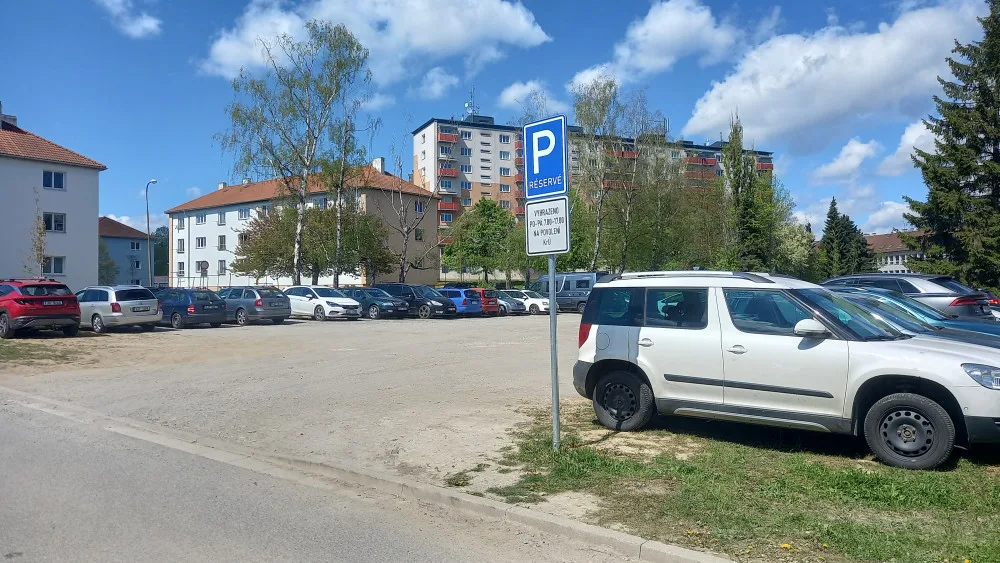 Parkování v lokalitě za budovou E
