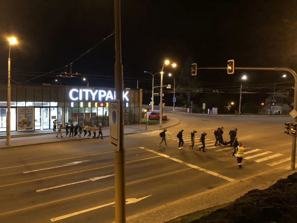 VIDEO: Noční střelba a dva útočníci v Cityparku. Událost v Jihlavě, která prověřila záchranné složky z Vysočiny