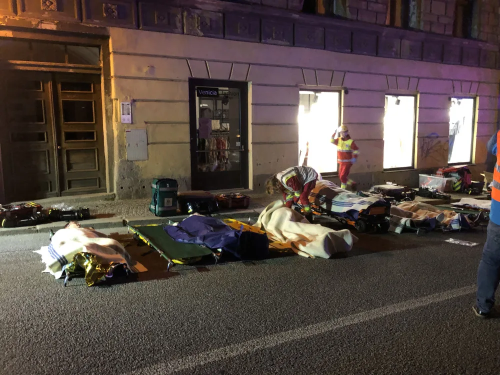 VIDEO: Noční střelba a dva útočníci v Cityparku. Událost v Jihlavě, která prověřila záchranné složky z Vysočiny