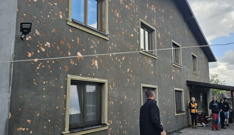 FOTO: České vesnice v rumunském Banátu zasáhla ničivá bouře. Pomoc organizuje i česká charita