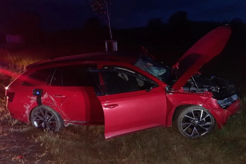 Řidič s 2,5 promile u Opatova boural a skončil v jihlavské nemocnici. Škoda je přes 700 tisíc korun