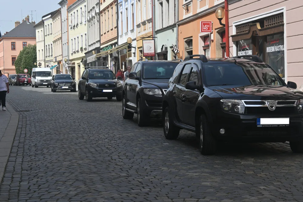 Anarchii v pěší zóně možná budou muset opět zkrotit pevné zábrany, varoval magistrát. Foto: Daniela Drozdová