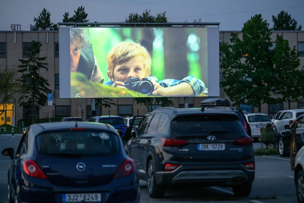 Dukovanská elektrárna opět chystá letní autokino. Výtěžek ze sedmi filmů podpoří dětské domovy