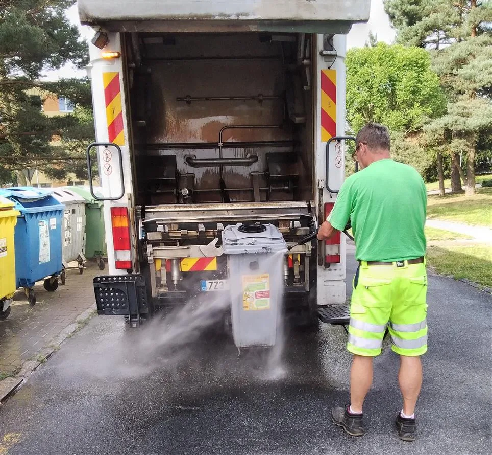 Čištění kontejnerů se v Jihlavě bude nově týkat i těch na oleje a jedlé tuky. Foto: se souhlasem Města Jihlava