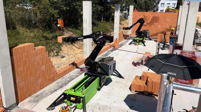 Krajský depozitář v Pelhřimově staví parta tří zdicích robotů, Kraj Vysočina je využil poprvé. Foto: se souhlasem Kraje Vysočina