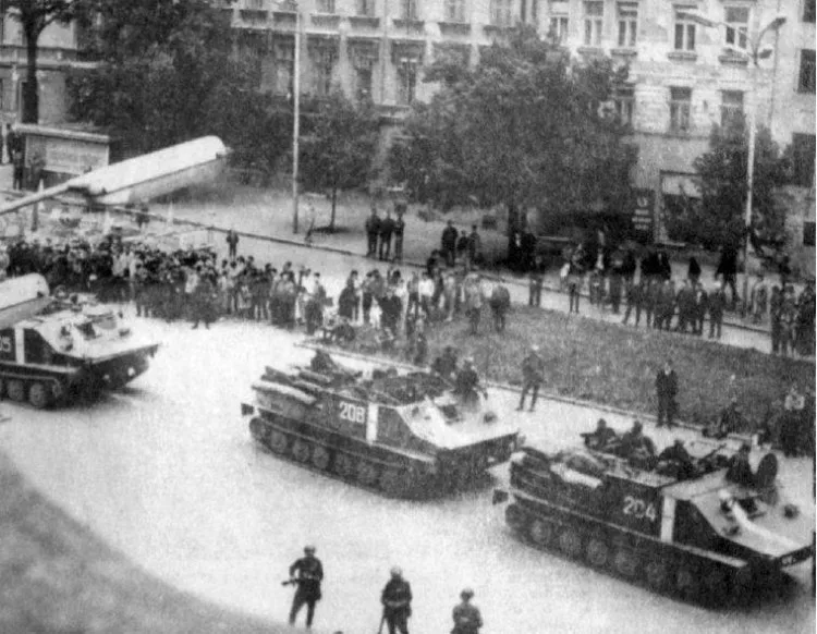 Úmrtí muže z Popic, vzkazy okupantům i utajený rozhlas. Zavzpomínejte na srpen 1968 v Jihlavě