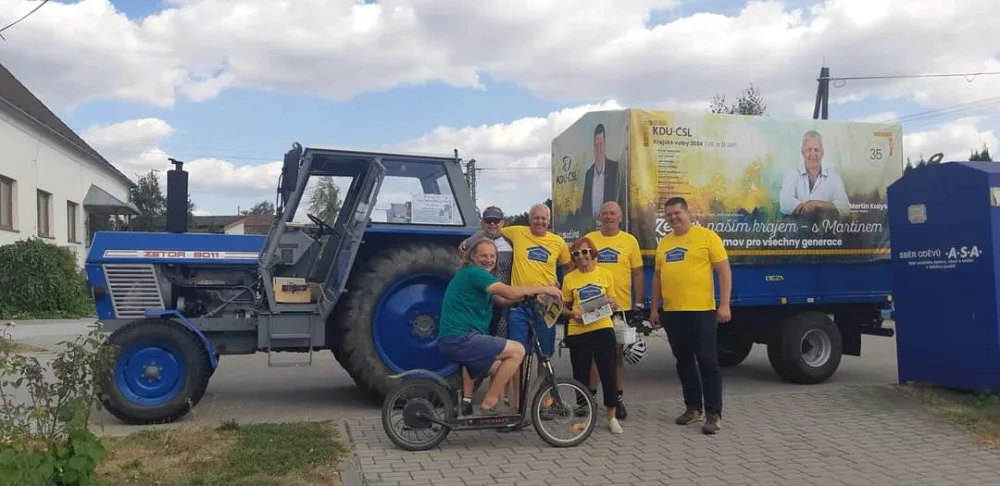 Starosta Třeštice Martin Kodys pojal svou kampaň opravdu netradičně, strávil týden v kabině Zetoru