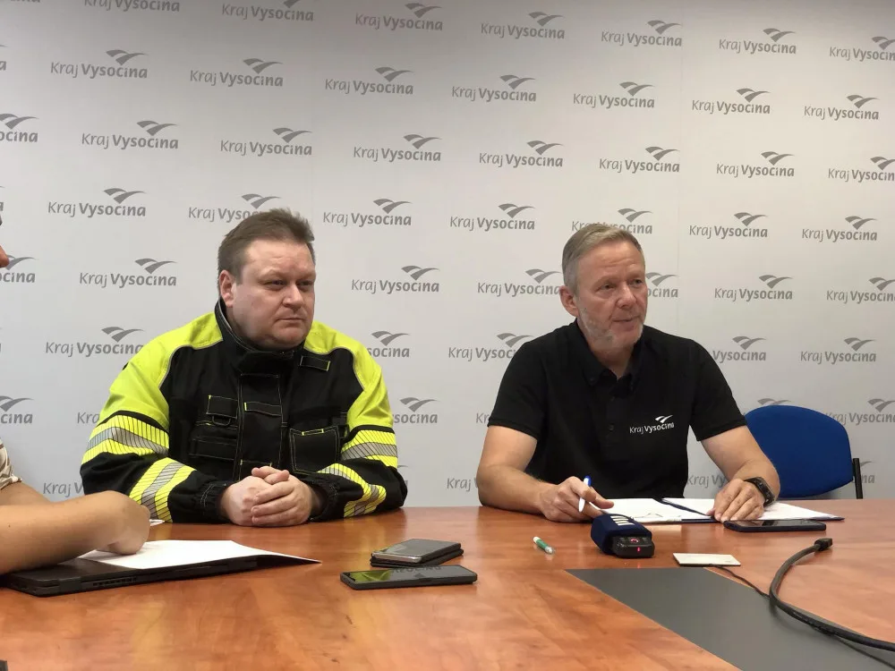 Zleva: Ředitel HZS Kraje Vysočina Jiří Němec, hejtman Kraje Vysočina Vítězslav Schrek
