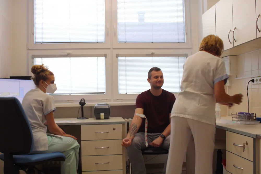 Vzor pro druhé. Zaměstnanci jihlavské nemocnice přišli darovat krev, třetina z nich byli nováčci