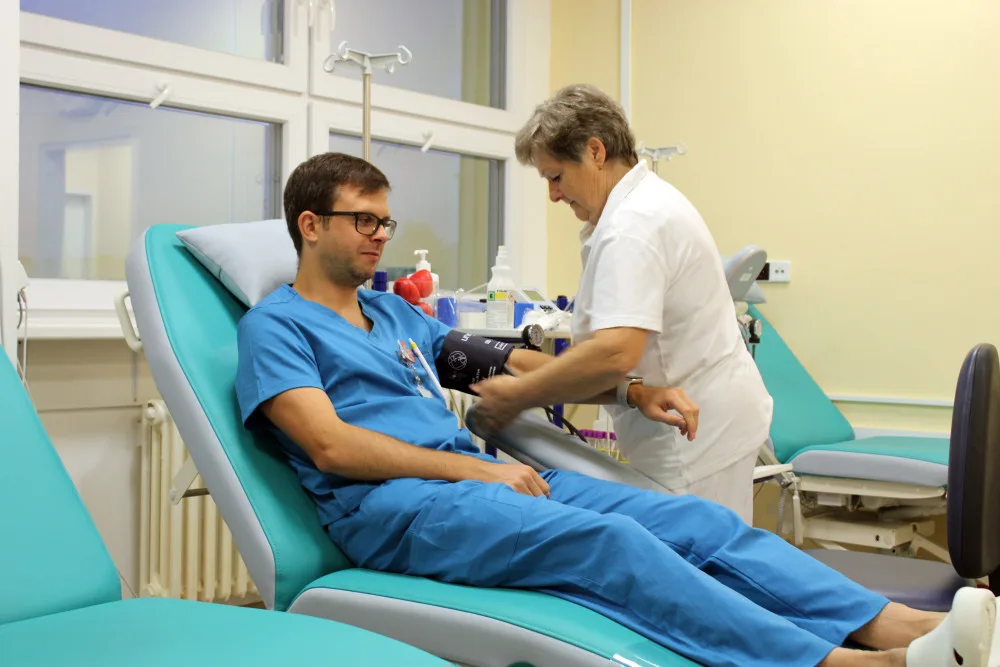 Vzor pro druhé. Zaměstnanci jihlavské nemocnice přišli darovat krev, třetina z nich byli nováčci