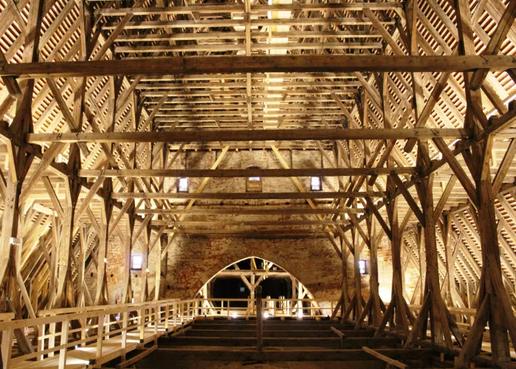 Krov v kostele sv. Jakuba, foto z května 2021