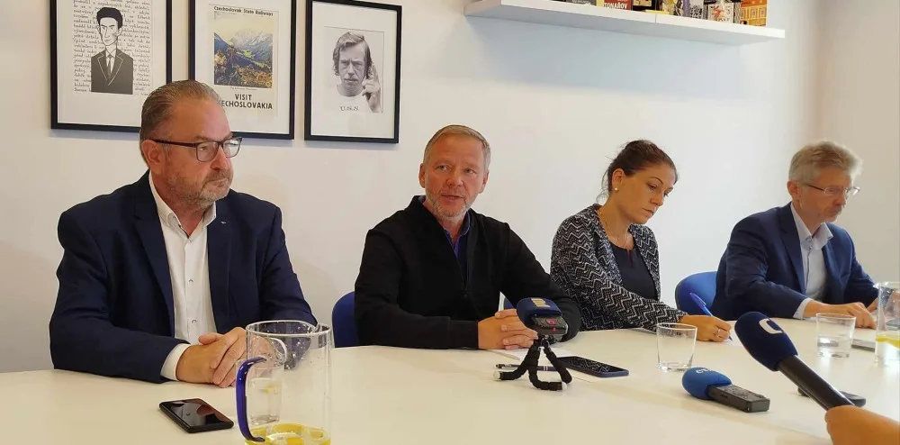 Do opozice jdeme my, KDU-ČSL i Starostové pro Vysočinu, prohlásil hejtman Schrek