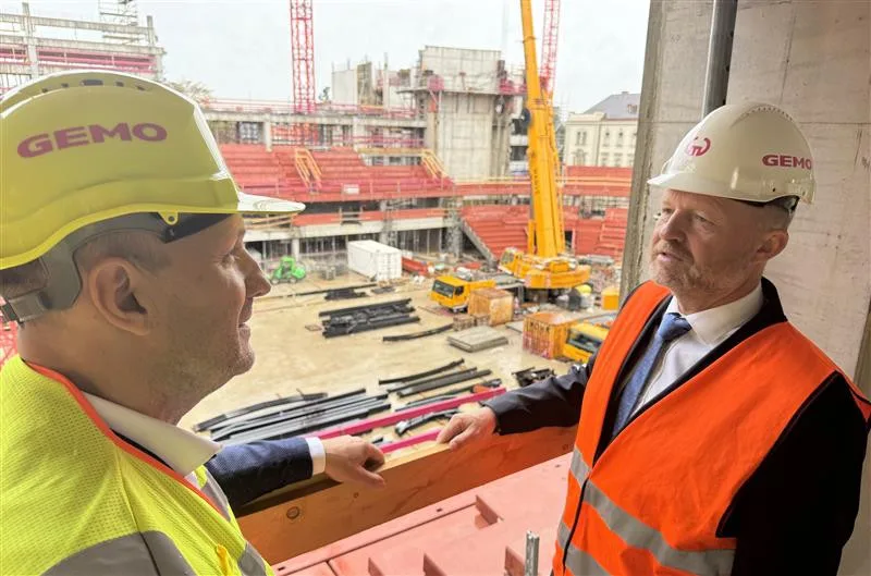 Národní sportovní agentura dá na Horáckou arénu tři sta milionů. Šéf si prohlédl stavbu. Foto: se svolením Města Jihlava
