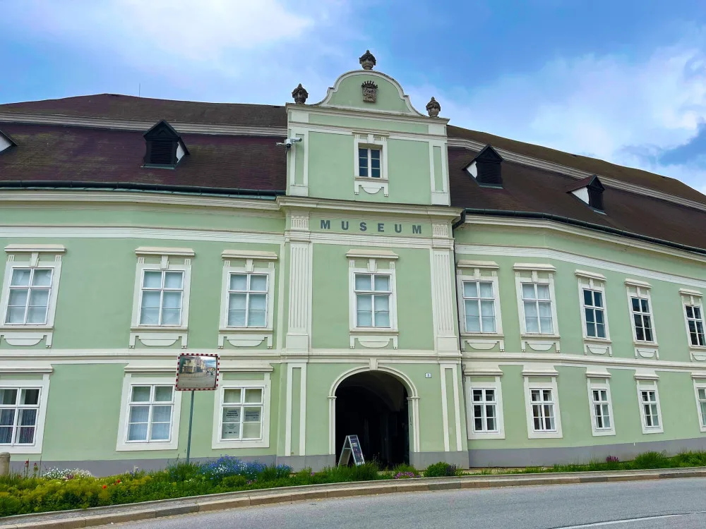 Vstupní část moravskobudějovického zámku bude mít restaurované malby.