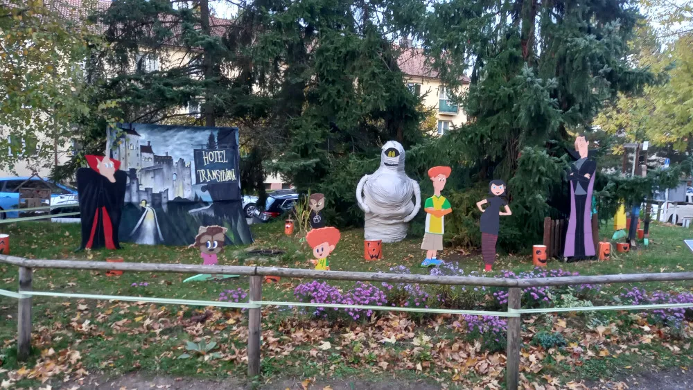 Jihlavský Palouček obsadili strašidelní obyvatelé z Hotelu Transylvania, příští neděli tam bude dýňování