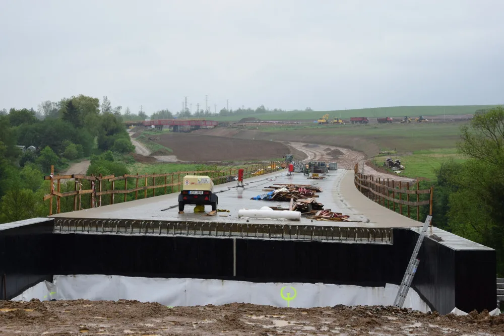 První část jihovýchodního silničního obchvatu se v Jihlavě otevře 31. října