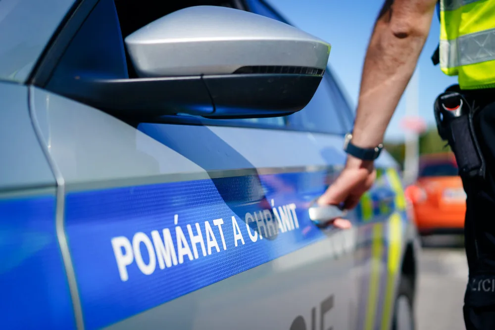 Opilý senior odmítal vystoupit z autobusu. Chtěl odvézt až domů