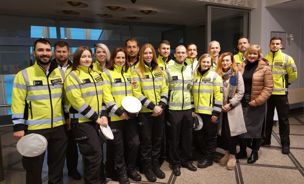Policisté dálničního oddělení ve Velkém Beranově chějí jít příkladem, hromadně darovali krev. Foto: Se svolením Policie ČR