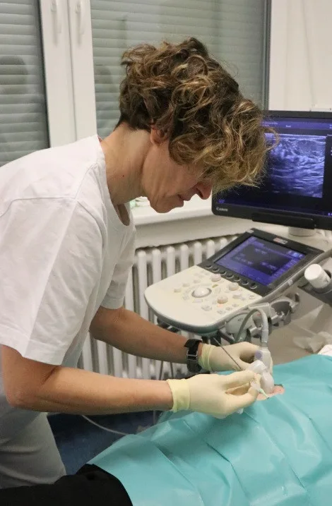 VIDEO: Lékaři v novoměstské nemocnici umí odhalit nádor prsu pomocí magnetického zrna. Jako první v kraji