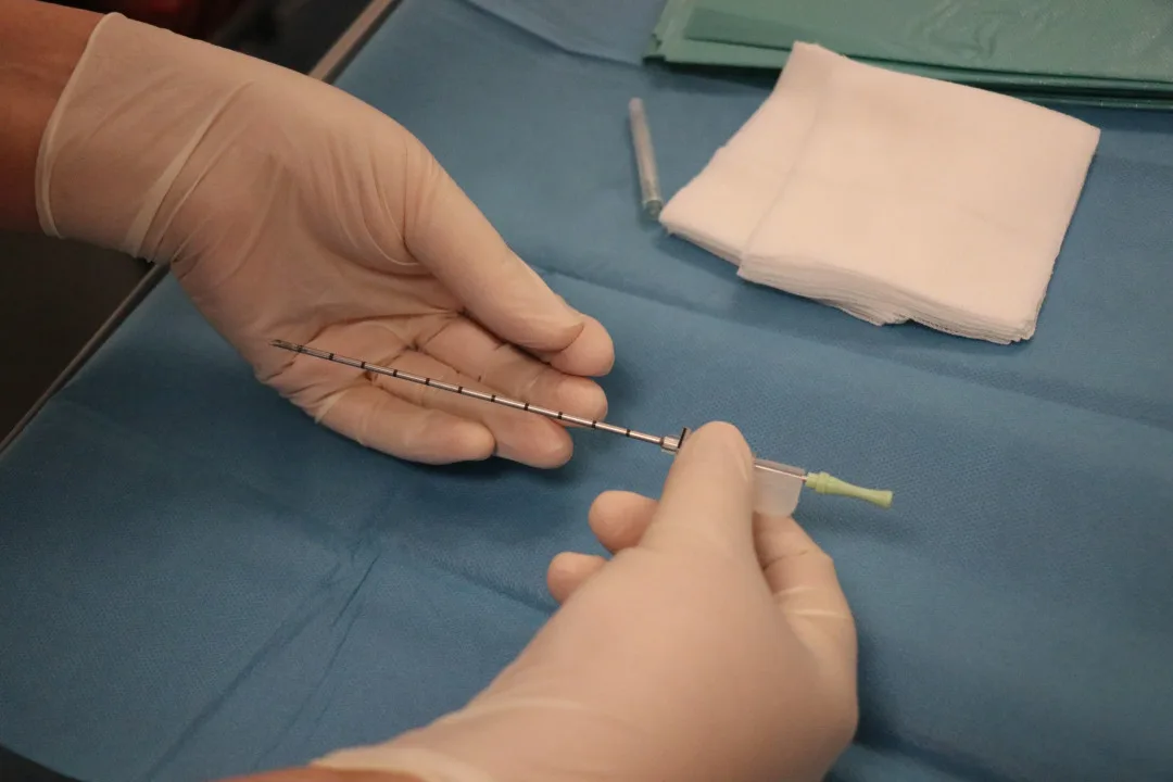 VIDEO: Lékaři v novoměstské nemocnici umí odhalit nádor prsu pomocí magnetického zrna. Jako první v kraji