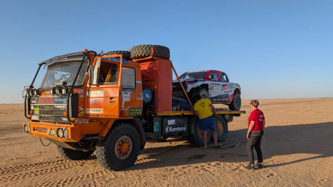 Obrovská smůla: Tomáš Ouředníček na Africa Eco Race odstoupil z prvního místa. Foto: Tomas Ourednicek Dakar (facebook)