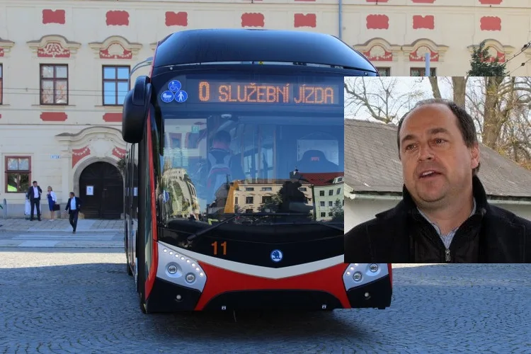 Na změny jízdních řádů na základně podnětů od cestujících jsme nerezignovali, říká ředitel DPMJ Radim Rovner.