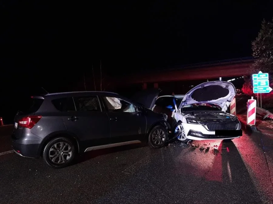 Policii na Vysočině zaměstnávaly ve čtvrtek nehody, auta se srazila také na pelhřimovské výpadovce. Foto: Se svolením Policie ČR