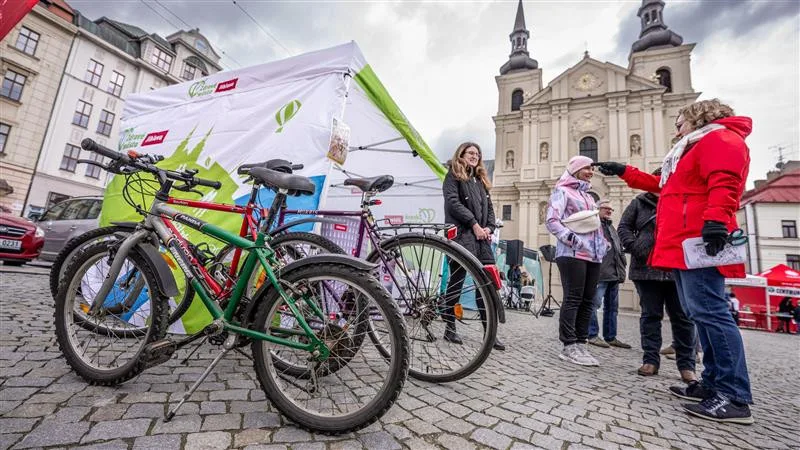Zdravé město v Jihlavě pozastavilo sbírku Kola pro Afriku, sklad v Pístově je plný. Foto: Se svolením Města Jihlava