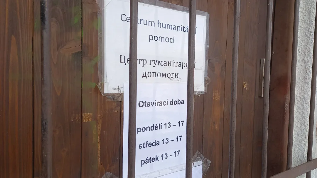 Centrum humanitární pomoci stále funguje. Pomáhá nejen materiálně, ale také v socializaci