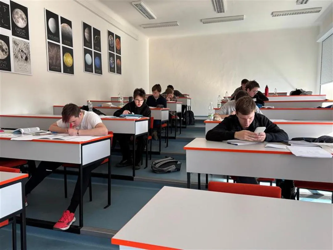 Na jihlavské gymnázium se sjeli nejlepší mladí fyzici. Na olympiádě reprezentovali i čtyři studenti z Vysočiny