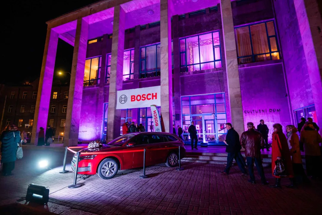 Bosch Jihlava: Ples plný hvězd, štědrý finanční dar pro Nemocnici Jihlava a Škoda Octavia pro top inovátora, foto: Bosch Powertrain