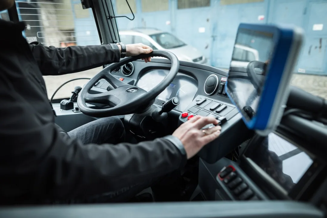V Třebíči a Žďáru jezdí elektrobusy, Jihlava jde cestou parciálních trolejbusů a autobusů na bioplyn