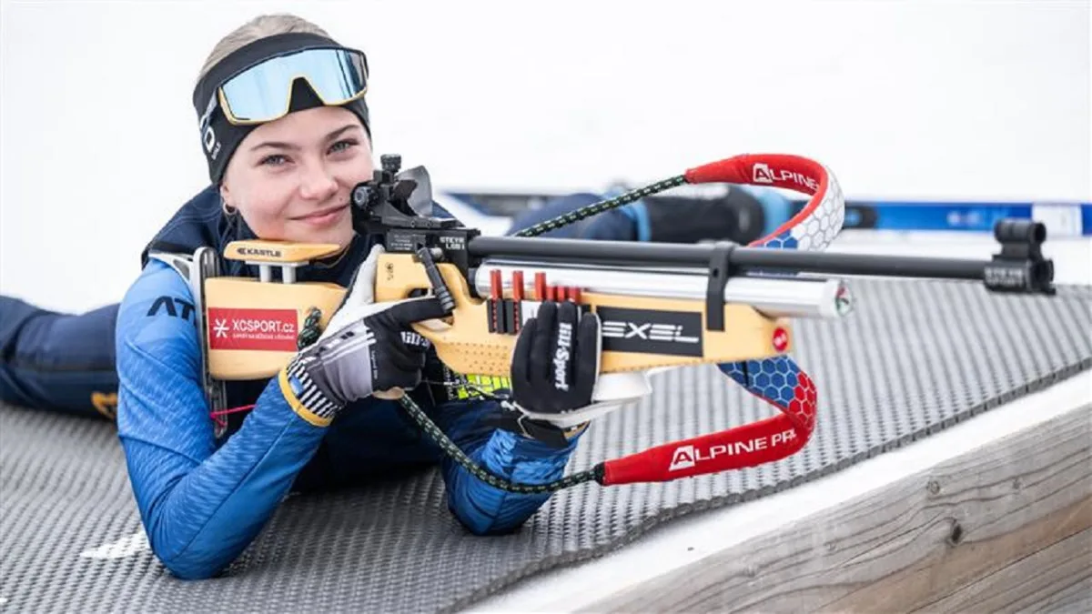 Nadějná biatlonistka Nela Svobodová z Jihlavy zářila na Zimní olympiádě dětí a mládeže, nyní sní o olympiádě. Foto: Se souhlasem Města Jihlava