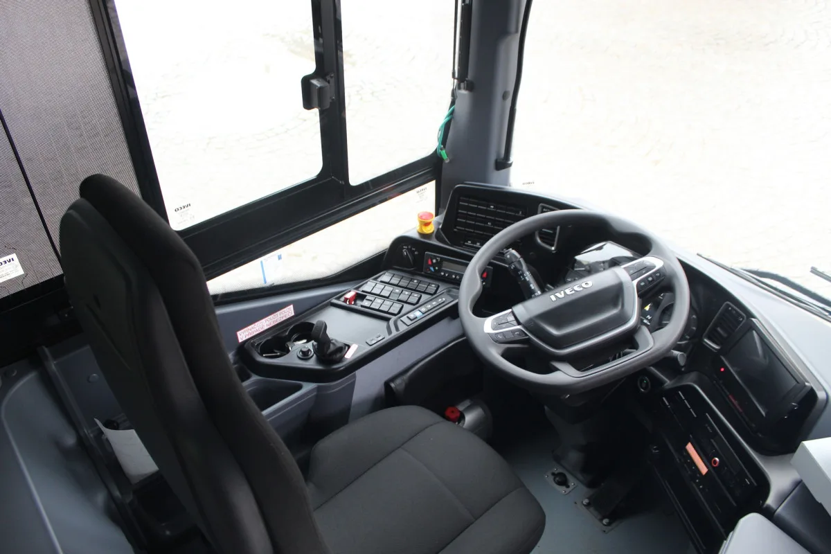 Na Jihlavsku dnes poprvé vyjel dopravce ČSAD Autobusy České Budějovice. Jezdí novými autobusy Iveco. Foto: Busem Vysočina (facebook)