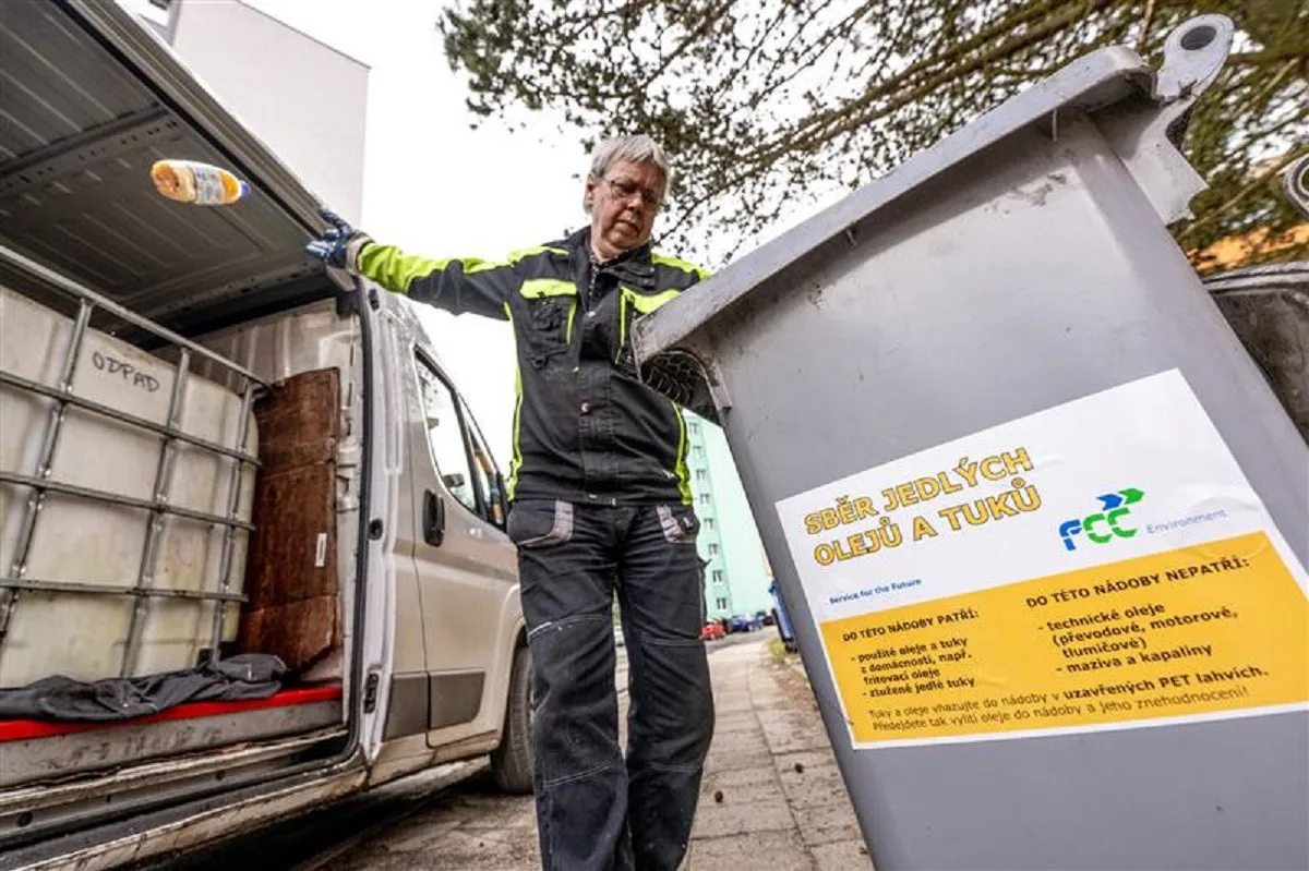 Jihlavská radnice prozkoumala obsah šedých popelnic, bylo tam pečivo i dětské plenky. Foto: Se souhlasem Města Jihlava