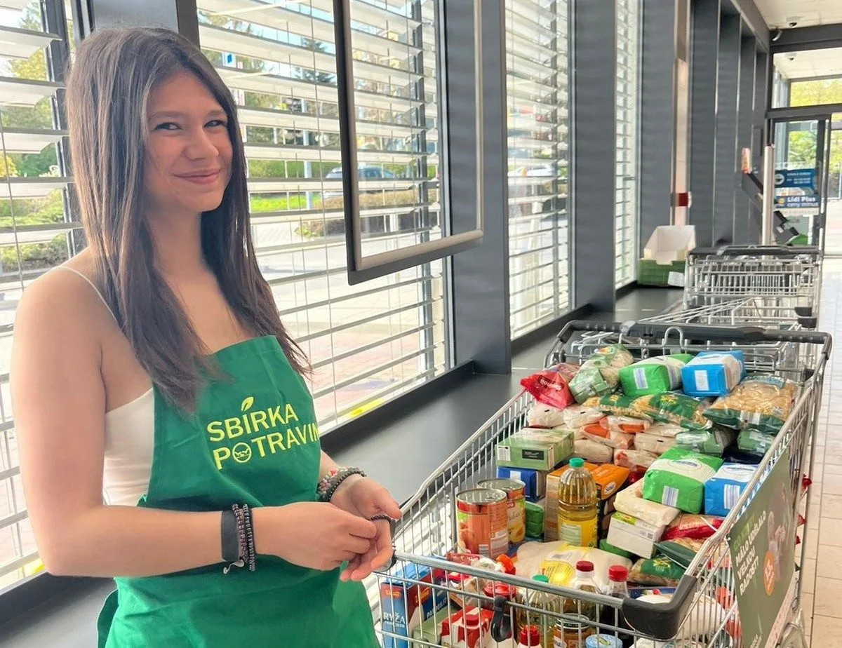 Jihlavané přispěli do Sbírky potravin téměř dvěma tunami darů. Jsme vděční za lidi, kteří jsou ochotni se podělit, zní z charity